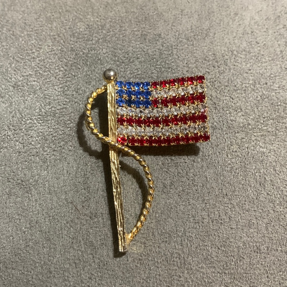 🎉Host Pick 🥳 Vintage 80s USA 🇺🇸 flag rhinestone brooch